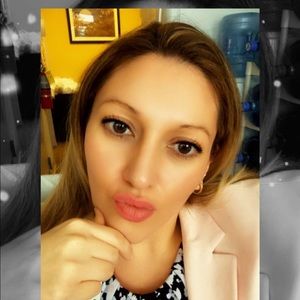 Meet your Posher, Andrea